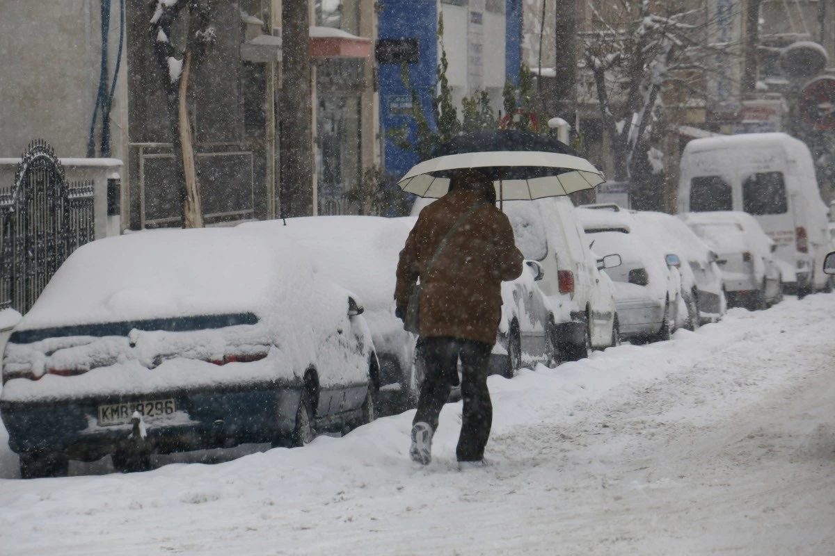 Ερχεται «ιστορική» κακοκαιρία – Νέοι χάρτες της ΕΜΥ δείχνουν πού θα χιονίσει